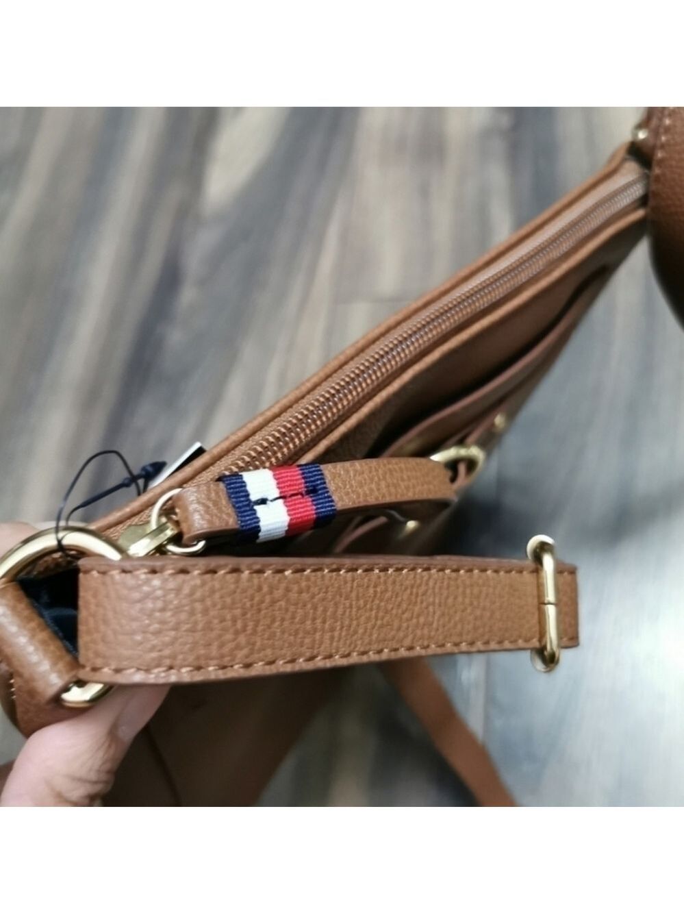 Tommy Hilfiger brown leather crossbody sling bag - Picture 8 of 12